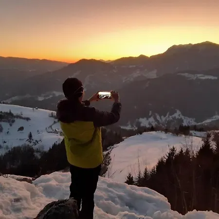 펜션 Miklavzeva Hisa With A Bread Oven 젤레즈니키
